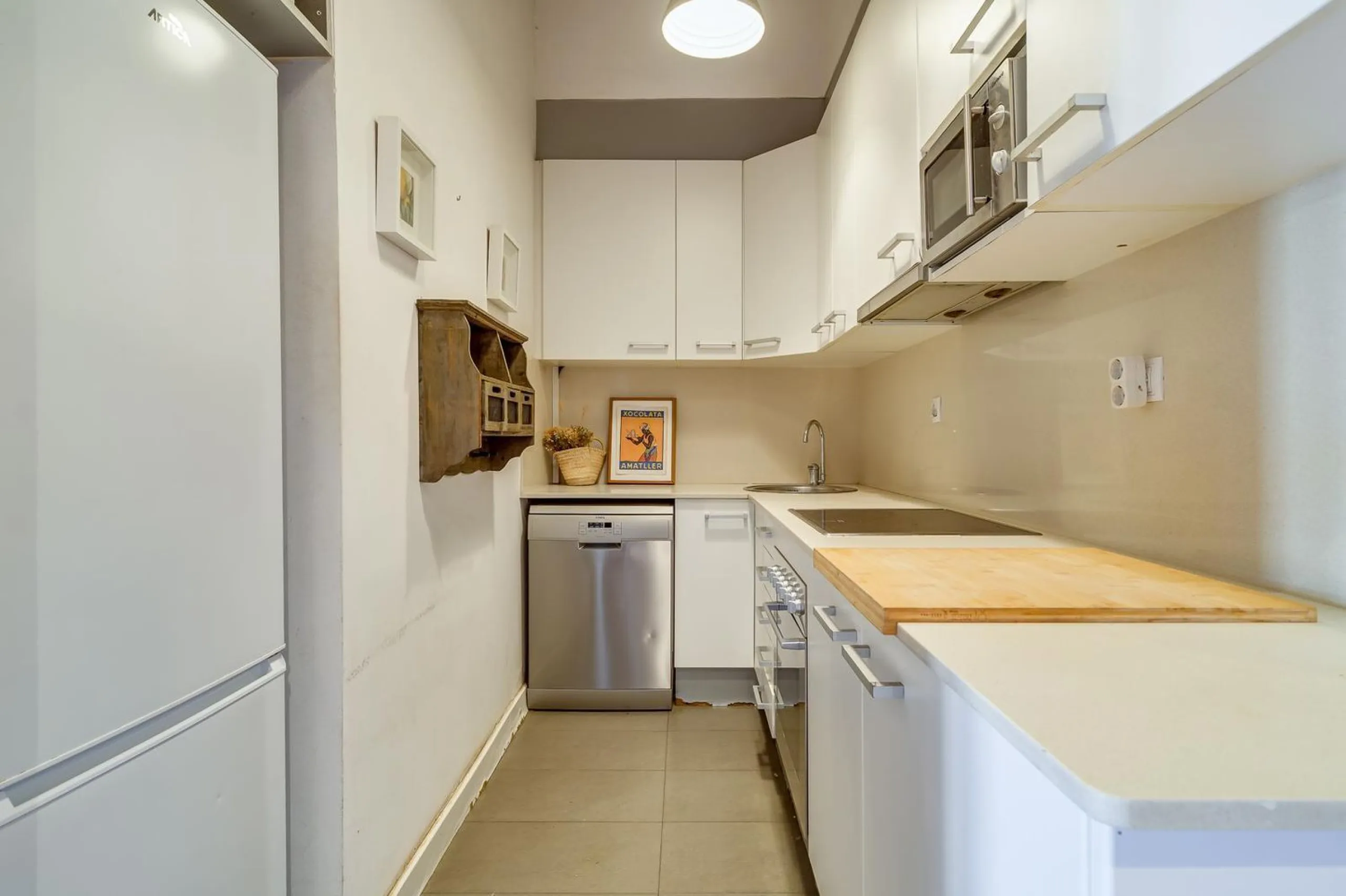 Charming Penthouse with Terrace in Eixample – Barcelona