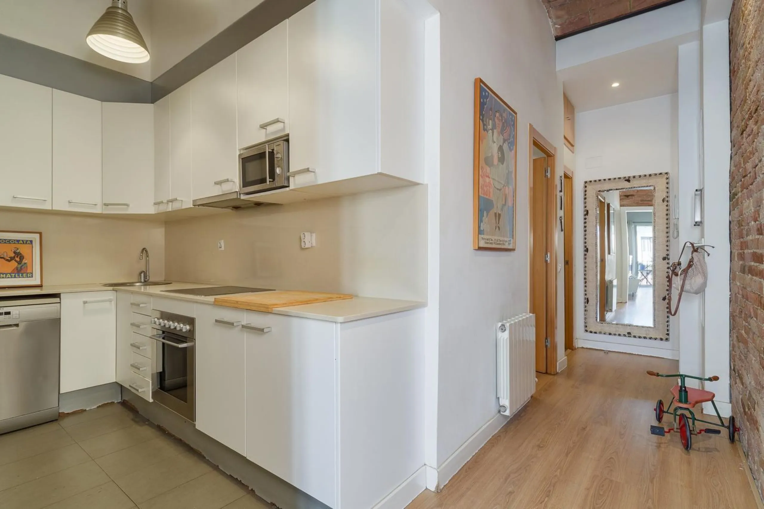 Charming Penthouse with Terrace in Eixample – Barcelona