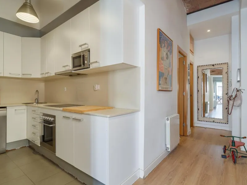 Charming Penthouse with Terrace in Eixample – Barcelona