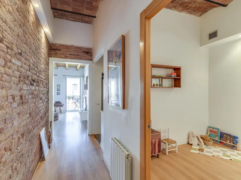 Charming Penthouse with Terrace in Eixample – Barcelona