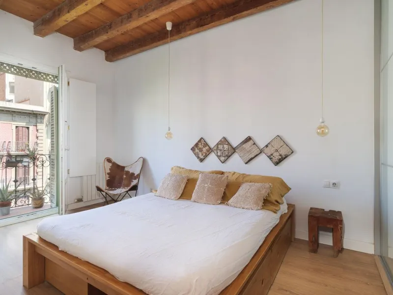Charming Penthouse with Terrace in Eixample – Barcelona