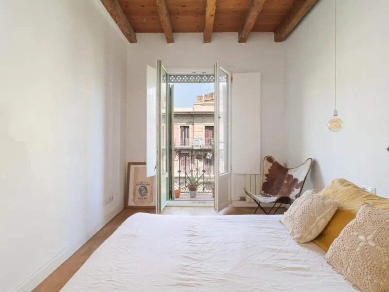Charming Penthouse with Terrace in Eixample – Barcelona
