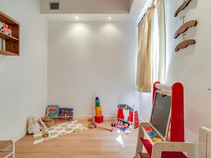 Charming Penthouse with Terrace in Eixample – Barcelona