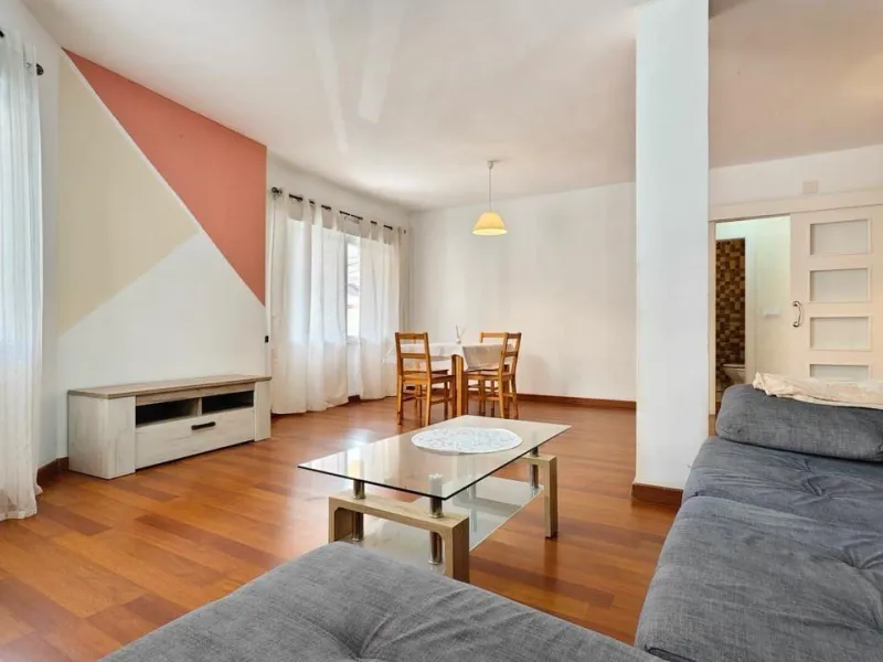 APARTAMENTO A 300 METROS DE PLAYA CON 3 DORM. 2 BAÑOS CON SUPERFICIE DE 108 M2.