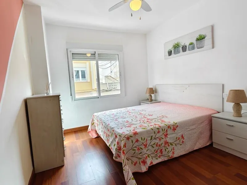 APARTAMENTO A 300 METROS DE PLAYA CON 3 DORM. 2 BAÑOS CON SUPERFICIE DE 108 M2.
