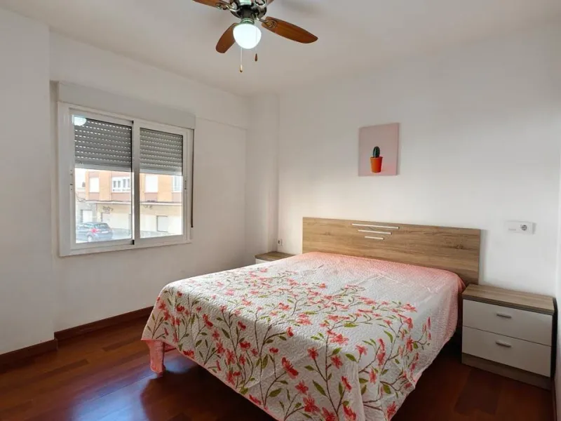 APARTAMENTO A 300 METROS DE PLAYA CON 3 DORM. 2 BAÑOS CON SUPERFICIE DE 108 M2.