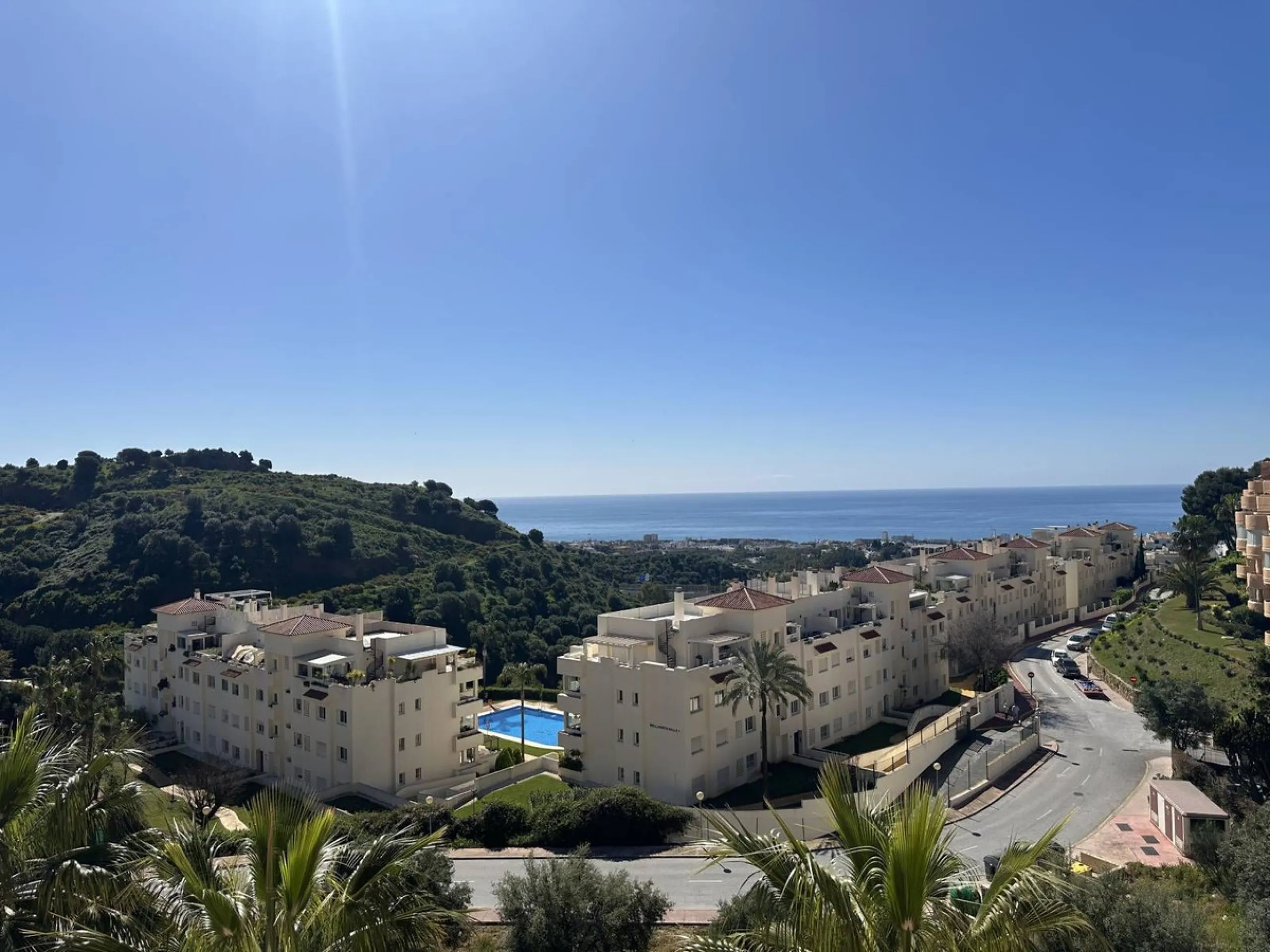 Atemberaubende 2-Zimmer-Wohnung mit Meerblick, privatem Tiefgaragenstellplatz und Abstellraum – Bellavista Hills 2, Calahonda – 349.000 €