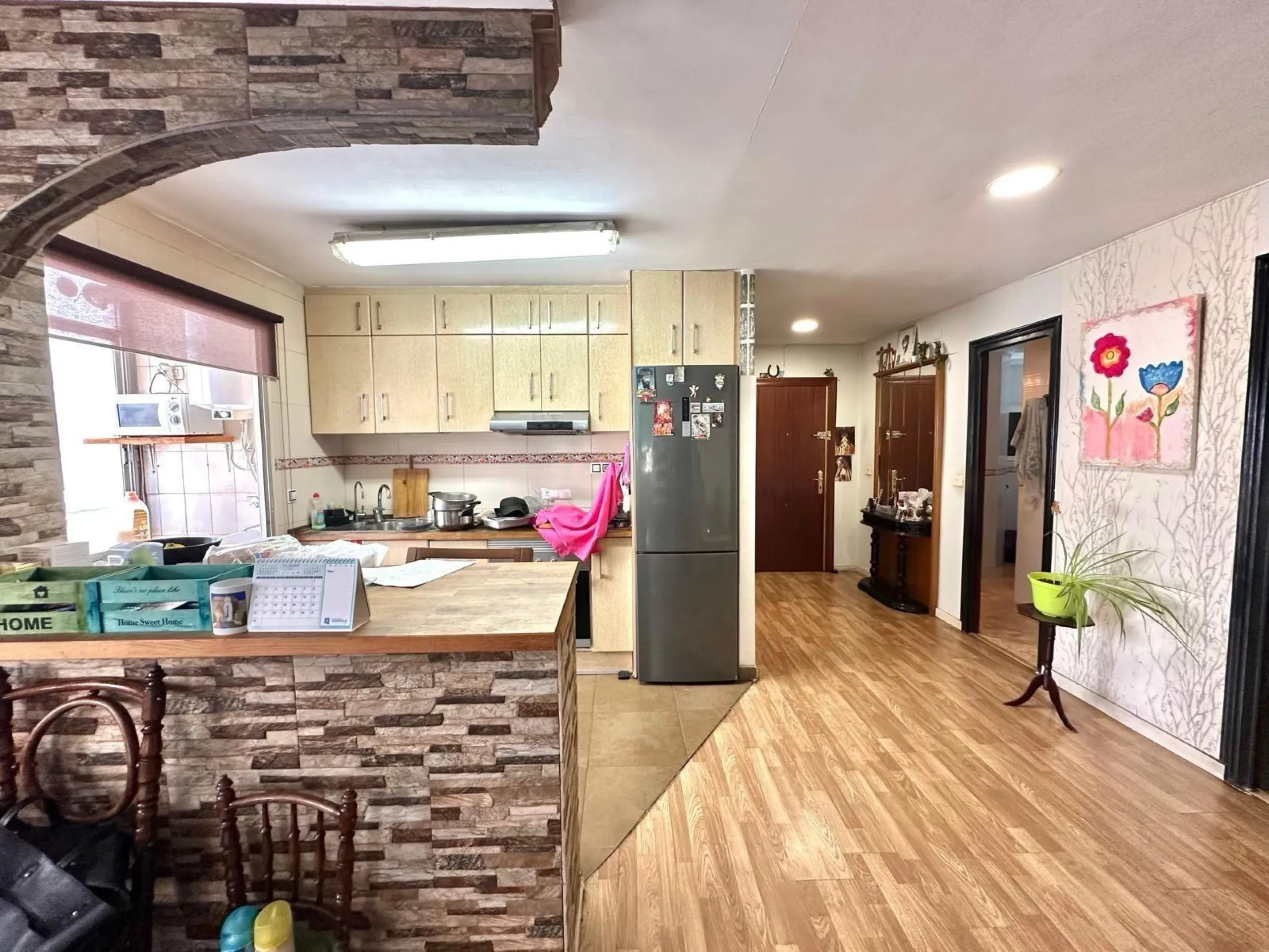 APARTAMENTO A 450 DEL PUERTO DE TORREVIEJA. 2 DORM. 2 BAÑOS. TERRAZA AMPLIA. 76 M2.