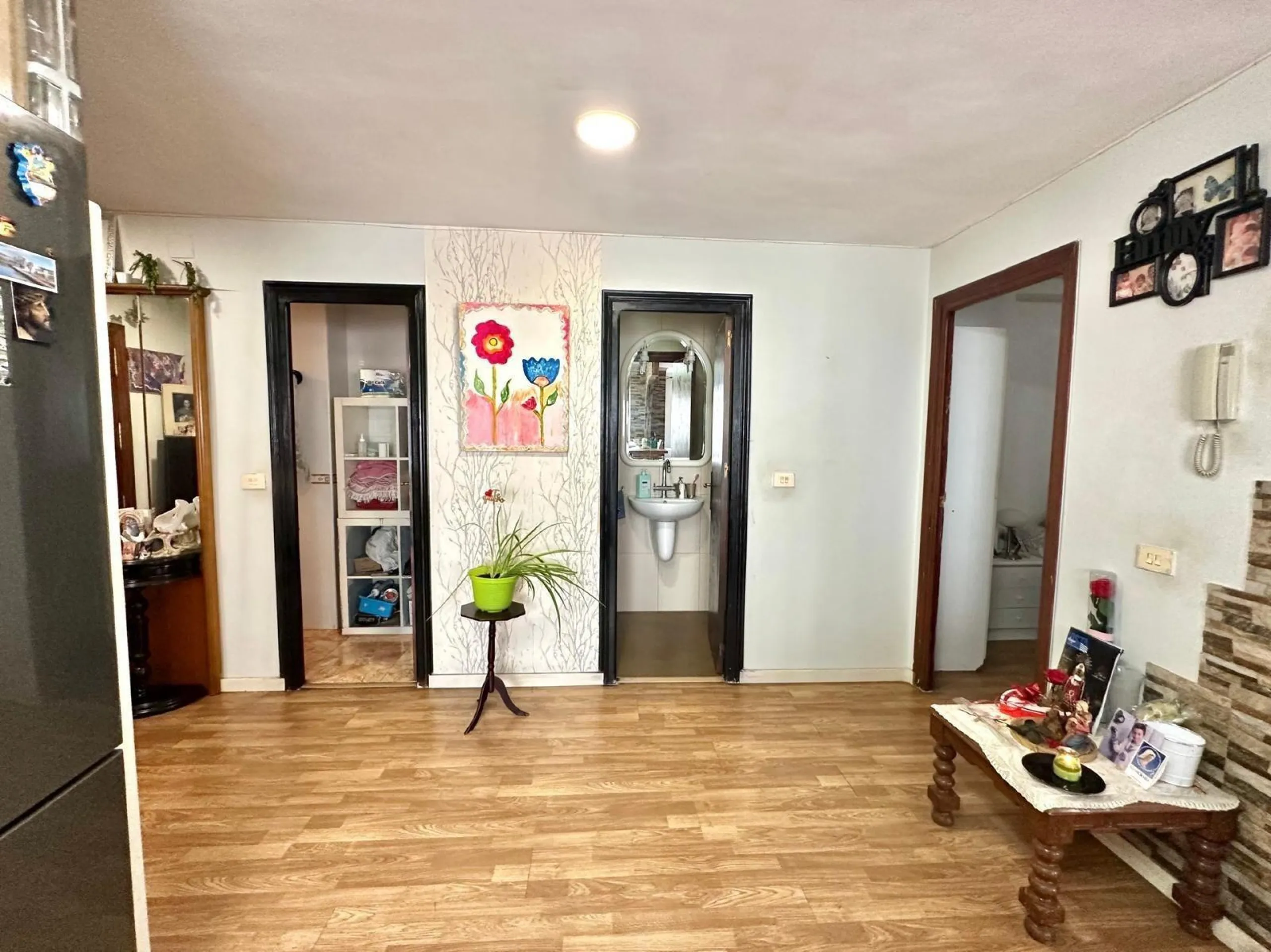 APARTAMENTO A 450 DEL PUERTO DE TORREVIEJA. 2 DORM. 2 BAÑOS. TERRAZA AMPLIA. 76 M2.