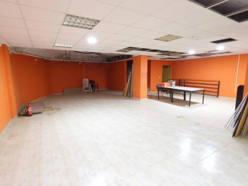 Commercial premises for sale in Torrevieja – Corner with great visibility and potential