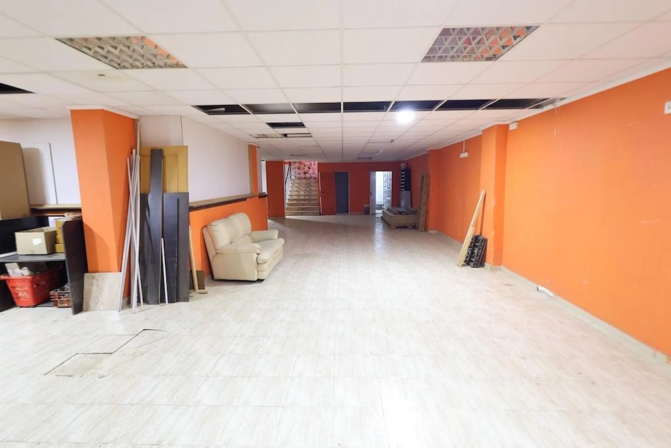Commercial premises for sale in Torrevieja – Corner with great visibility and potential