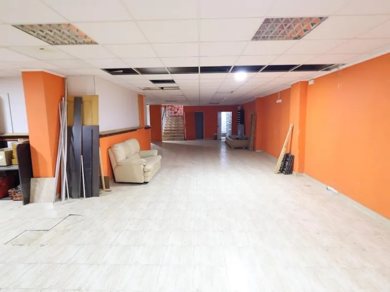 Commercial premises for sale in Torrevieja – Corner with great visibility and potential