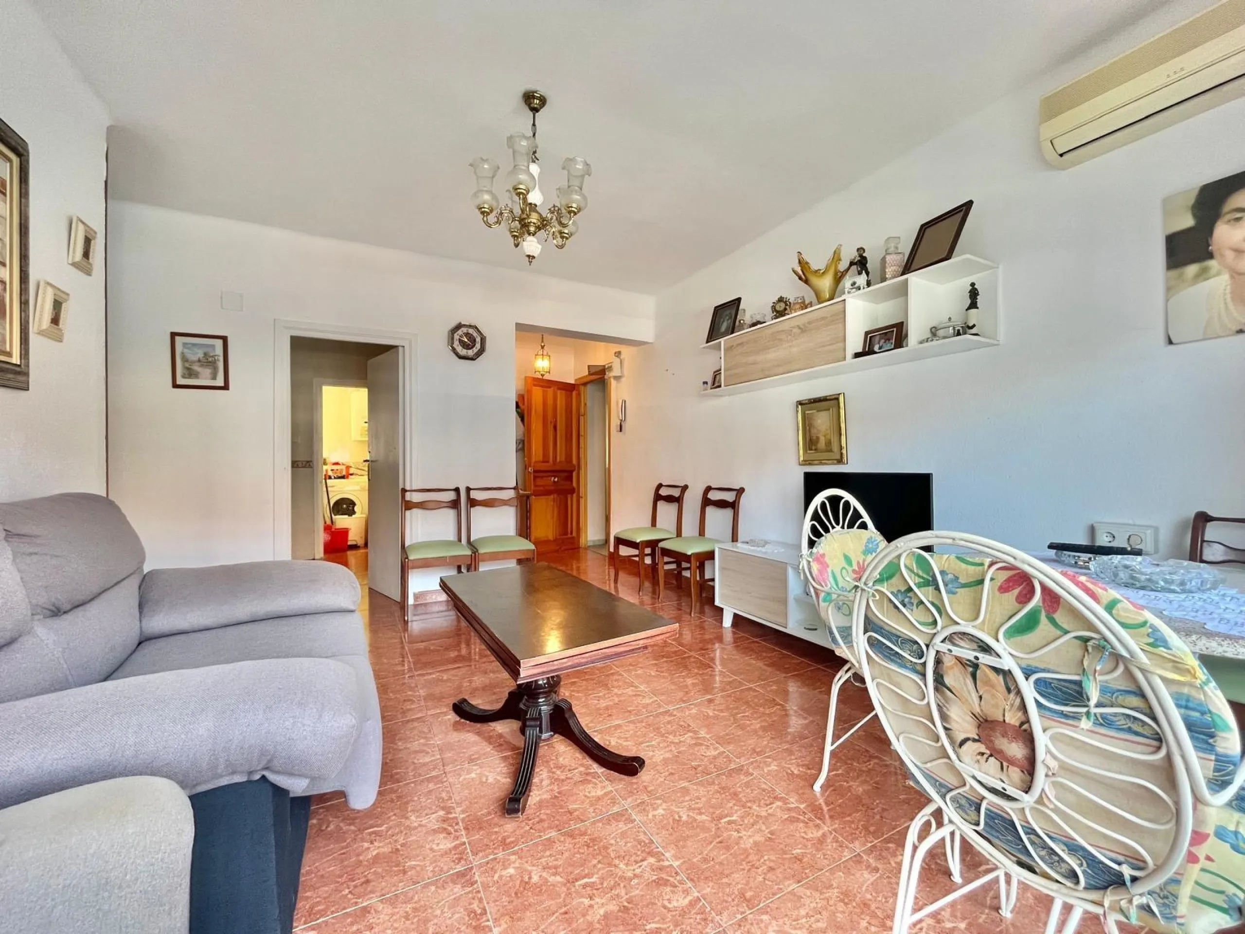 AMPLIO APARTAMENTO A 400 METROS DE PLAYA DEL CURA. 3 DORM. 1 BAÑO. 92 M2.