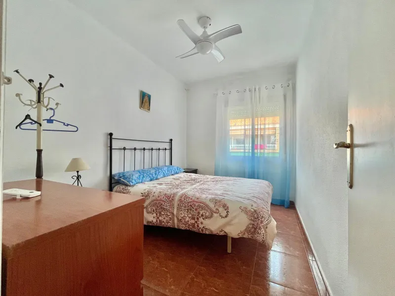 AMPLIO APARTAMENTO A 400 METROS DE PLAYA DEL CURA. 3 DORM. 1 BAÑO. 92 M2.
