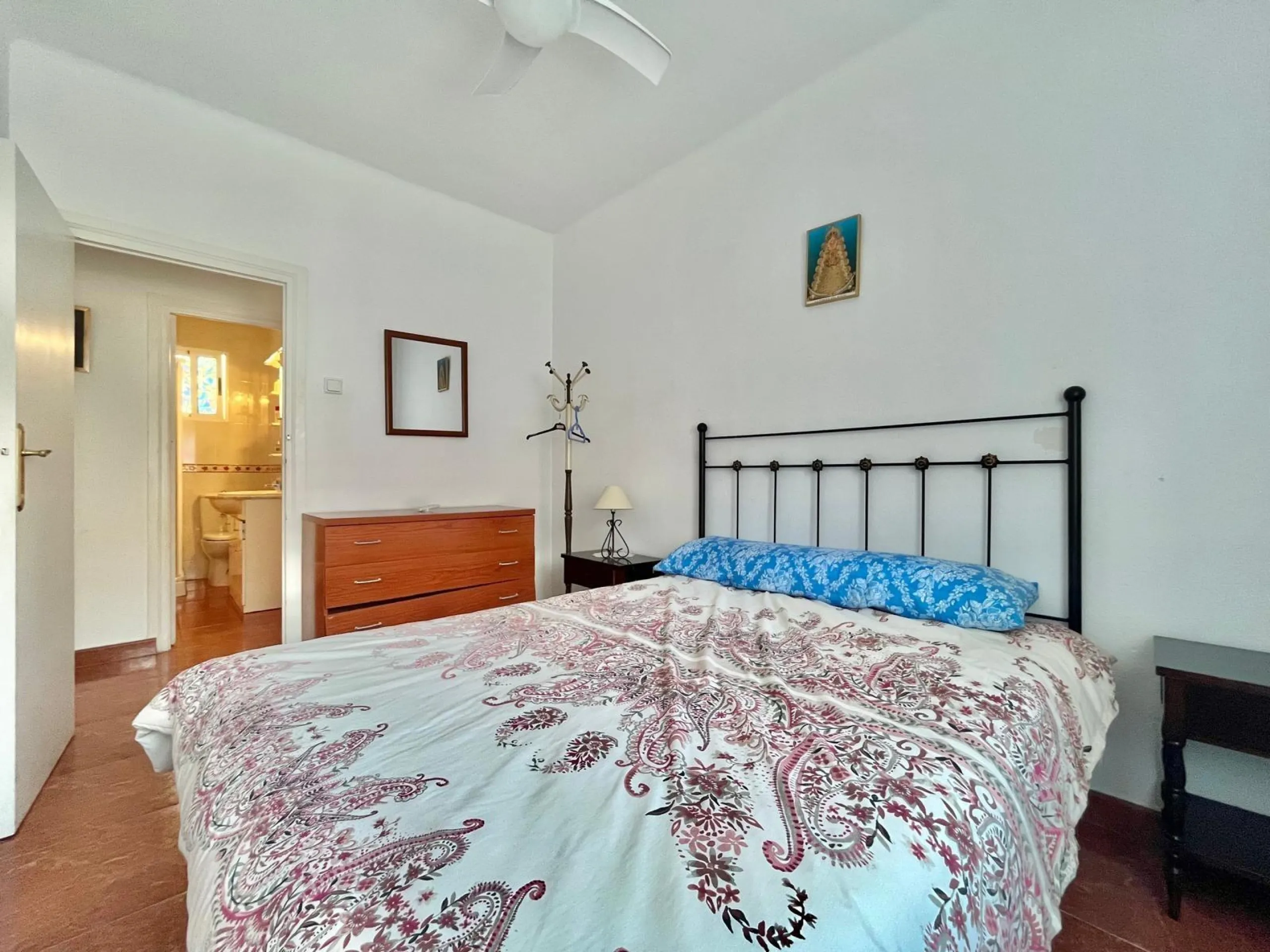 AMPLIO APARTAMENTO A 400 METROS DE PLAYA DEL CURA. 3 DORM. 1 BAÑO. 92 M2.