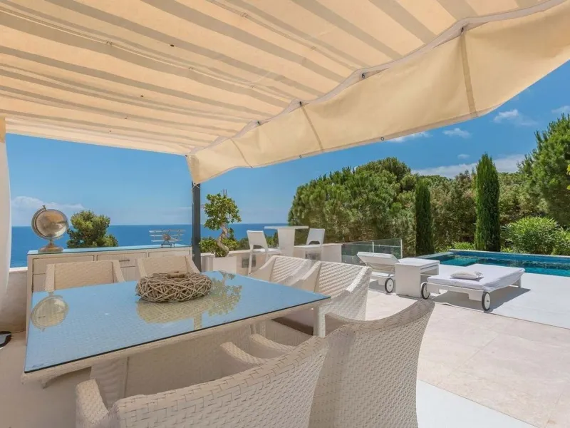 Contemporary Villa with Sea Views in Torrevalentina, Sant Antoni de Calonge
