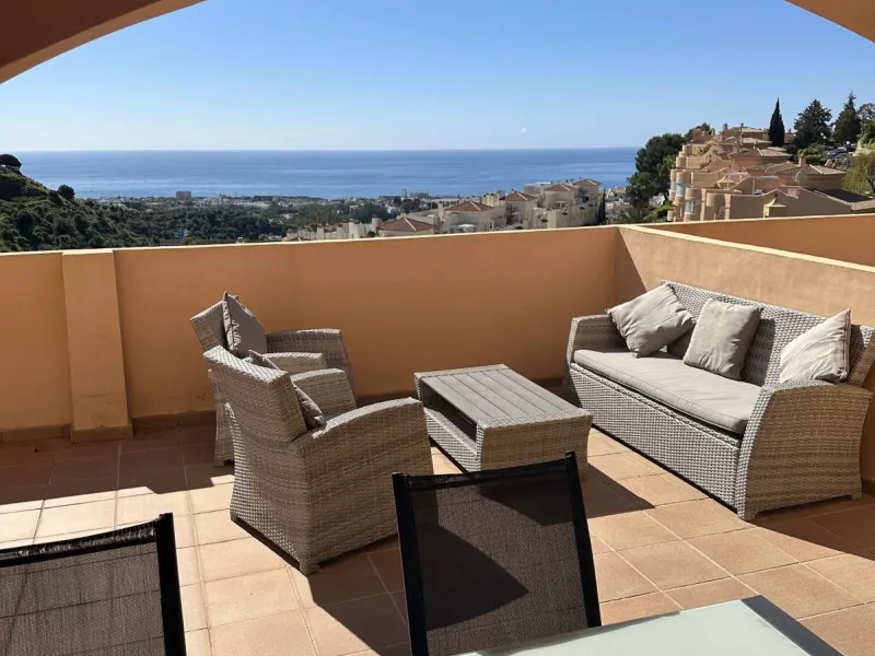 Atemberaubende 2-Zimmer-Wohnung mit Meerblick, privatem Tiefgaragenstellplatz und Abstellraum – Bellavista Hills 2, Calahonda – 349.000 €
