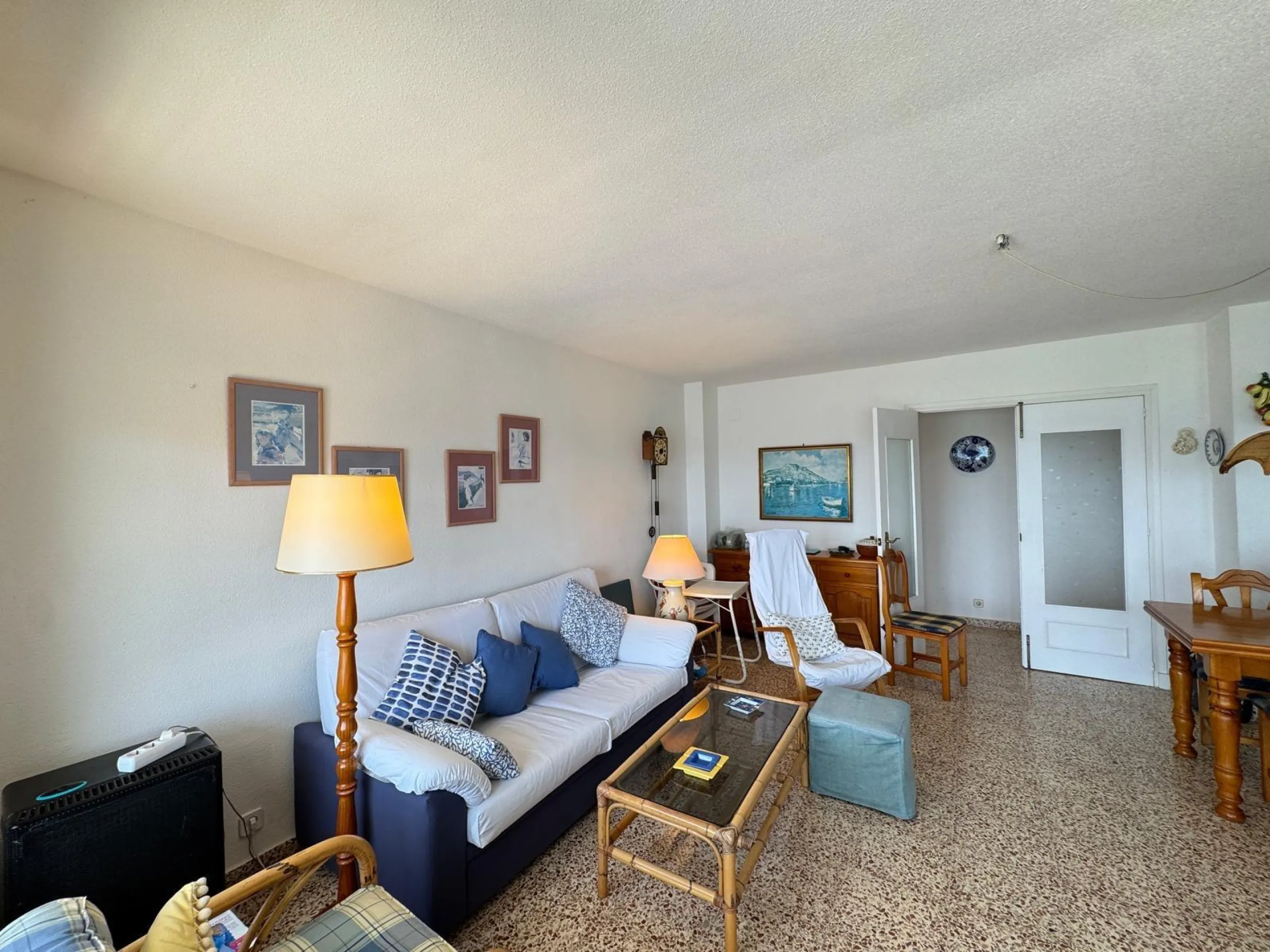 PRIMERA LINEA! APARTAMENTO CON FRONTALES VISTAS AL MAR! CON 101 M2 UTILES! DOS TERRAZAS DE 10 M2. 3 DORM. 2 BAÑOS.