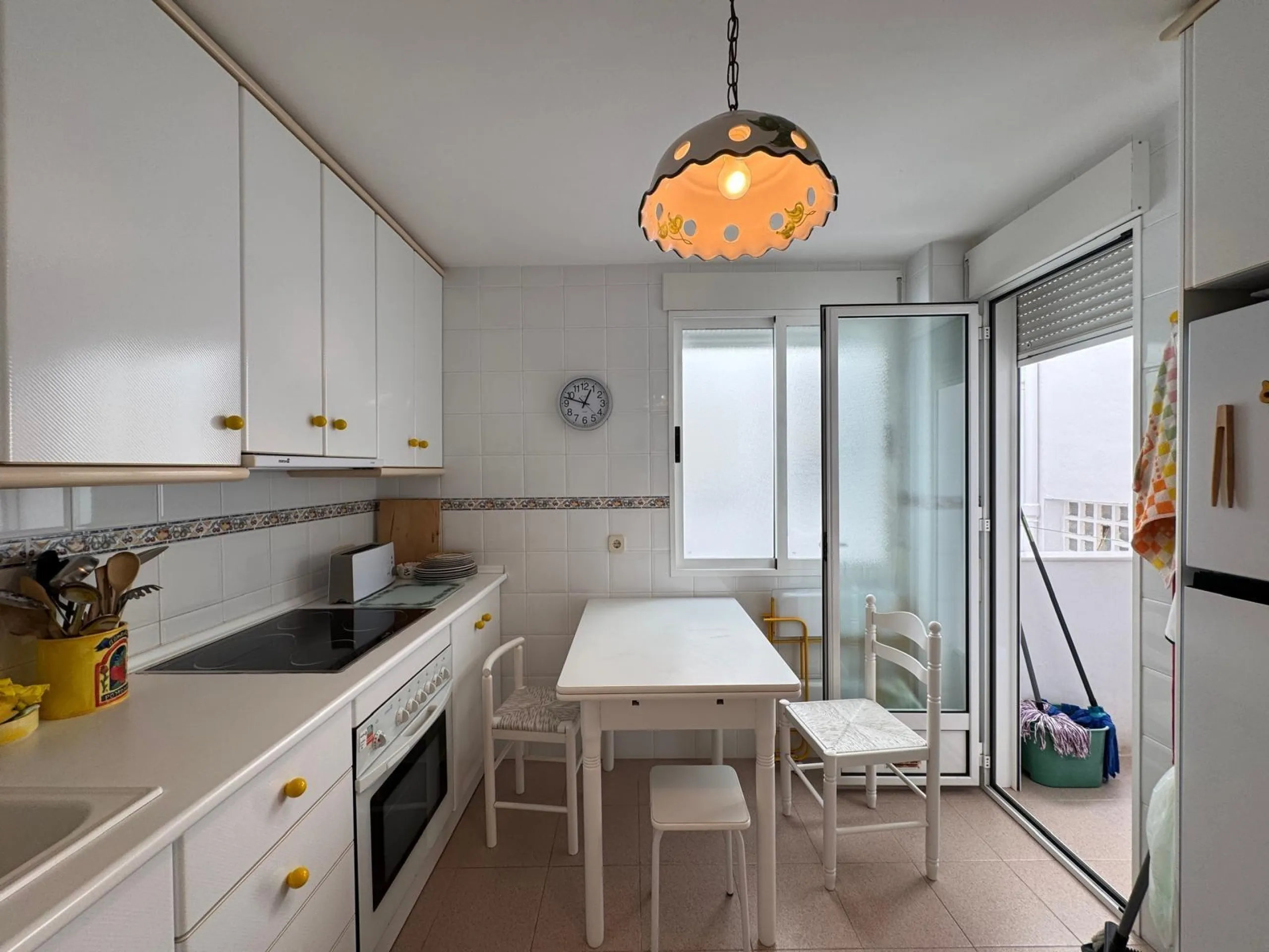 PRIMERA LINEA! APARTAMENTO CON FRONTALES VISTAS AL MAR! CON 101 M2 UTILES! DOS TERRAZAS DE 10 M2. 3 DORM. 2 BAÑOS.