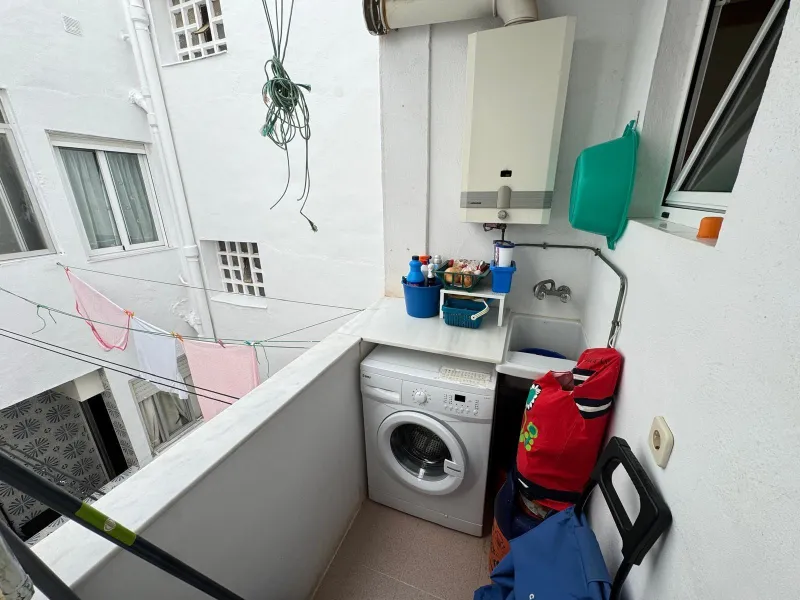 PRIMERA LINEA! APARTAMENTO CON FRONTALES VISTAS AL MAR! CON 101 M2 UTILES! DOS TERRAZAS DE 10 M2. 3 DORM. 2 BAÑOS.