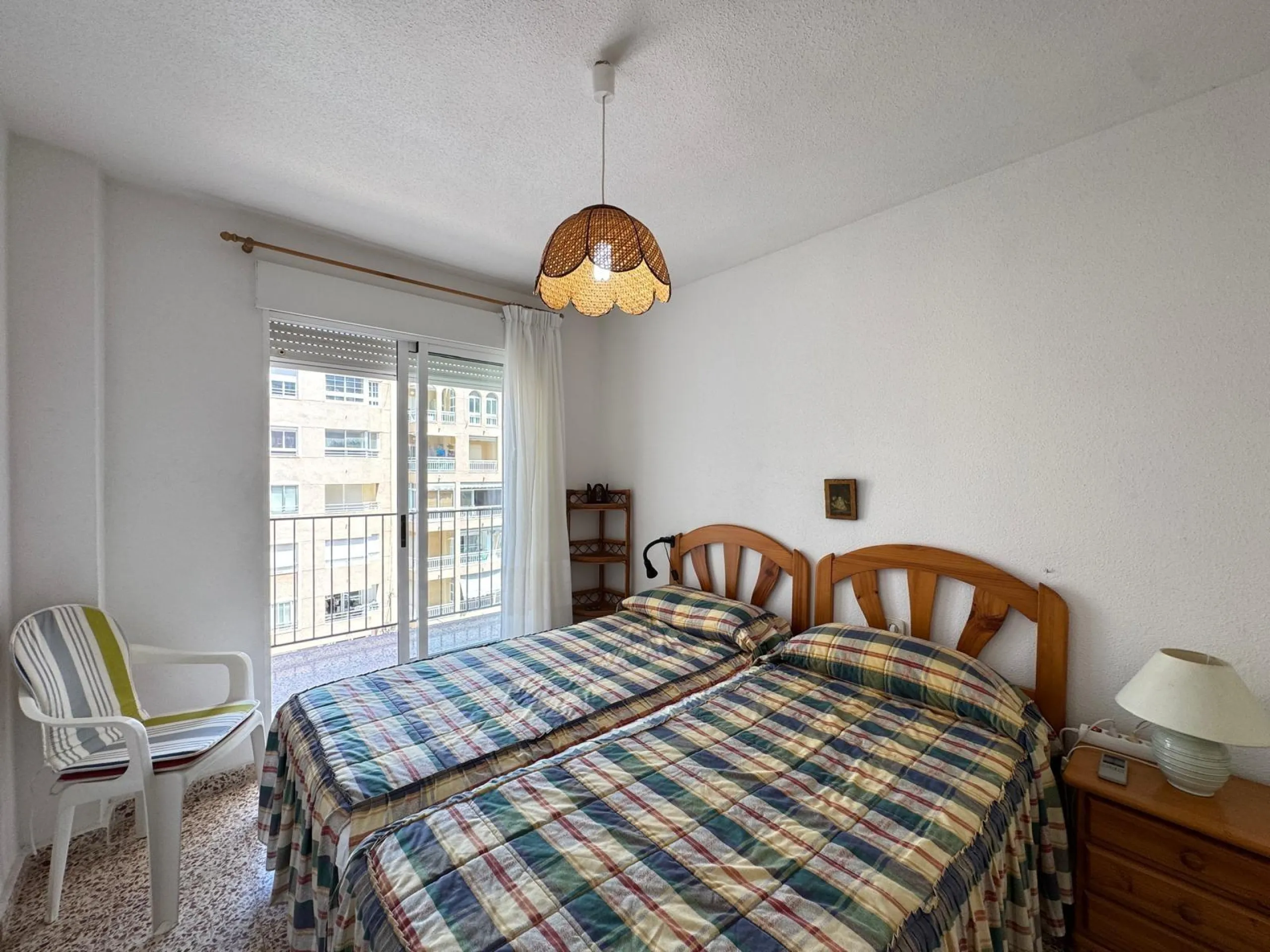 PRIMERA LINEA! APARTAMENTO CON FRONTALES VISTAS AL MAR! CON 101 M2 UTILES! DOS TERRAZAS DE 10 M2. 3 DORM. 2 BAÑOS.