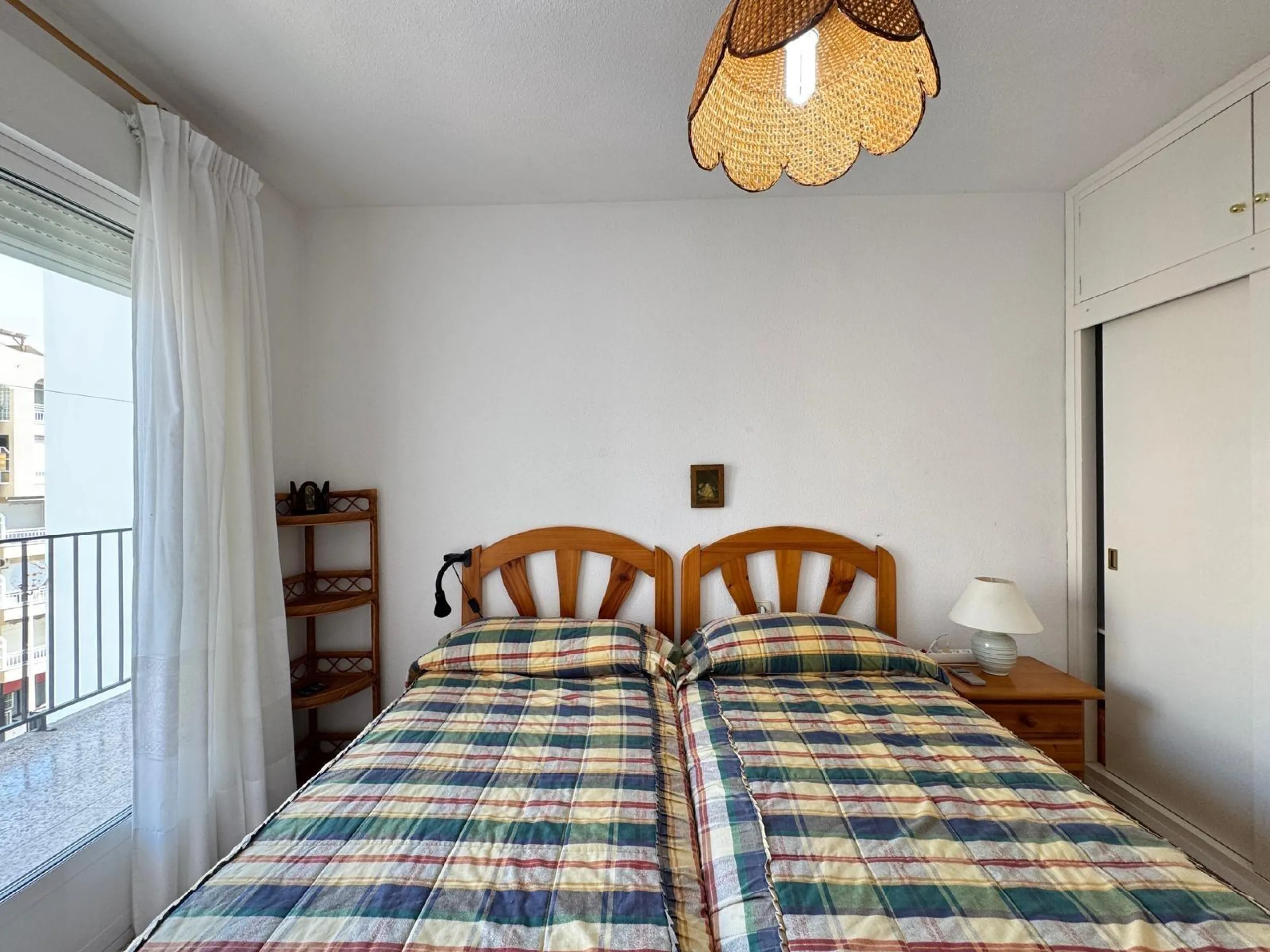 PRIMERA LINEA! APARTAMENTO CON FRONTALES VISTAS AL MAR! CON 101 M2 UTILES! DOS TERRAZAS DE 10 M2. 3 DORM. 2 BAÑOS.