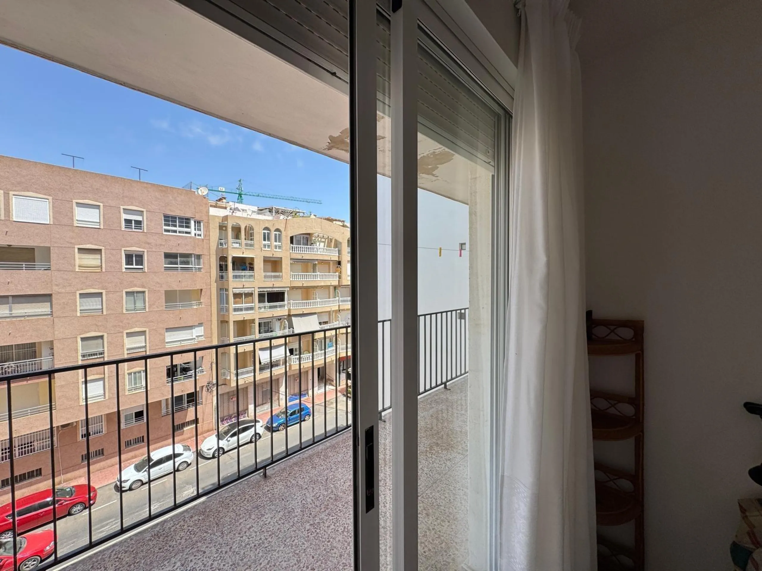 PRIMERA LINEA! APARTAMENTO CON FRONTALES VISTAS AL MAR! CON 101 M2 UTILES! DOS TERRAZAS DE 10 M2. 3 DORM. 2 BAÑOS.