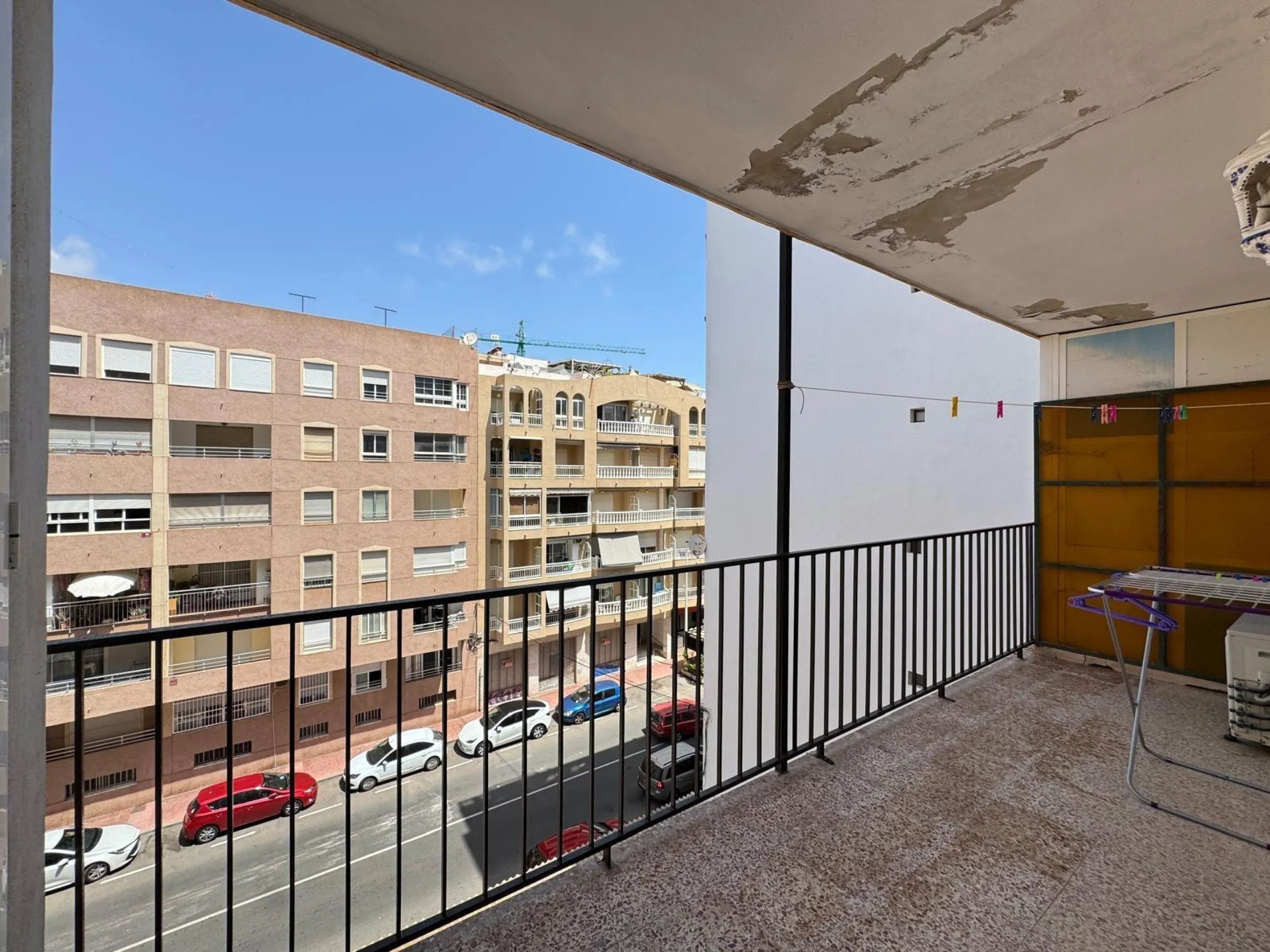PRIMERA LINEA! APARTAMENTO CON FRONTALES VISTAS AL MAR! CON 101 M2 UTILES! DOS TERRAZAS DE 10 M2. 3 DORM. 2 BAÑOS.