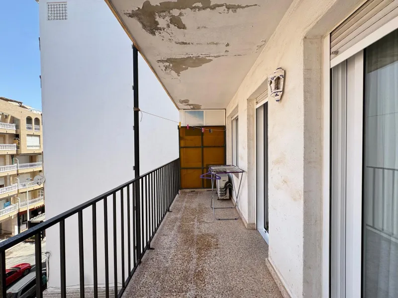 PRIMERA LINEA! APARTAMENTO CON FRONTALES VISTAS AL MAR! CON 101 M2 UTILES! DOS TERRAZAS DE 10 M2. 3 DORM. 2 BAÑOS.