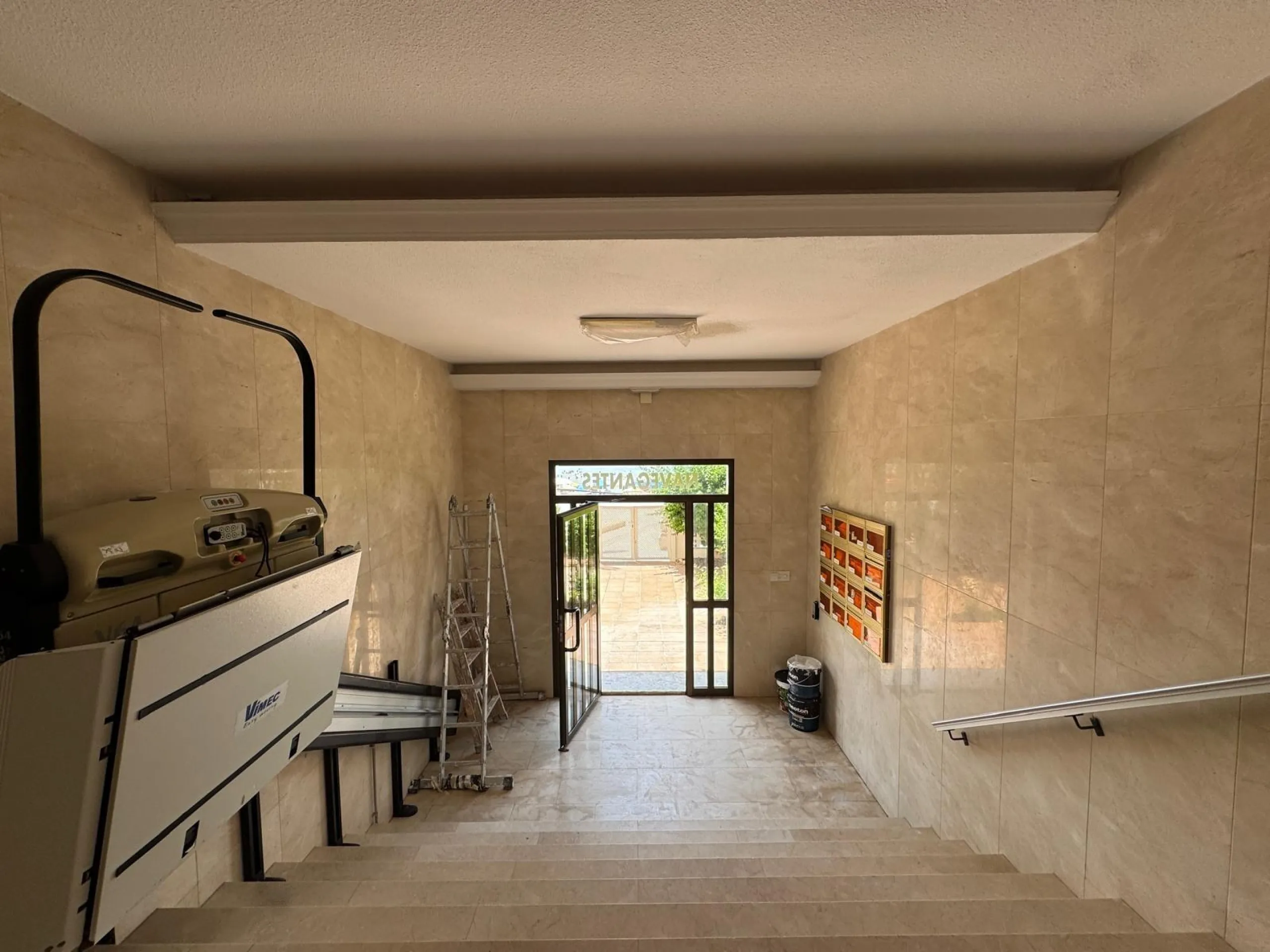 PRIMERA LINEA! APARTAMENTO CON FRONTALES VISTAS AL MAR! CON 101 M2 UTILES! DOS TERRAZAS DE 10 M2. 3 DORM. 2 BAÑOS.