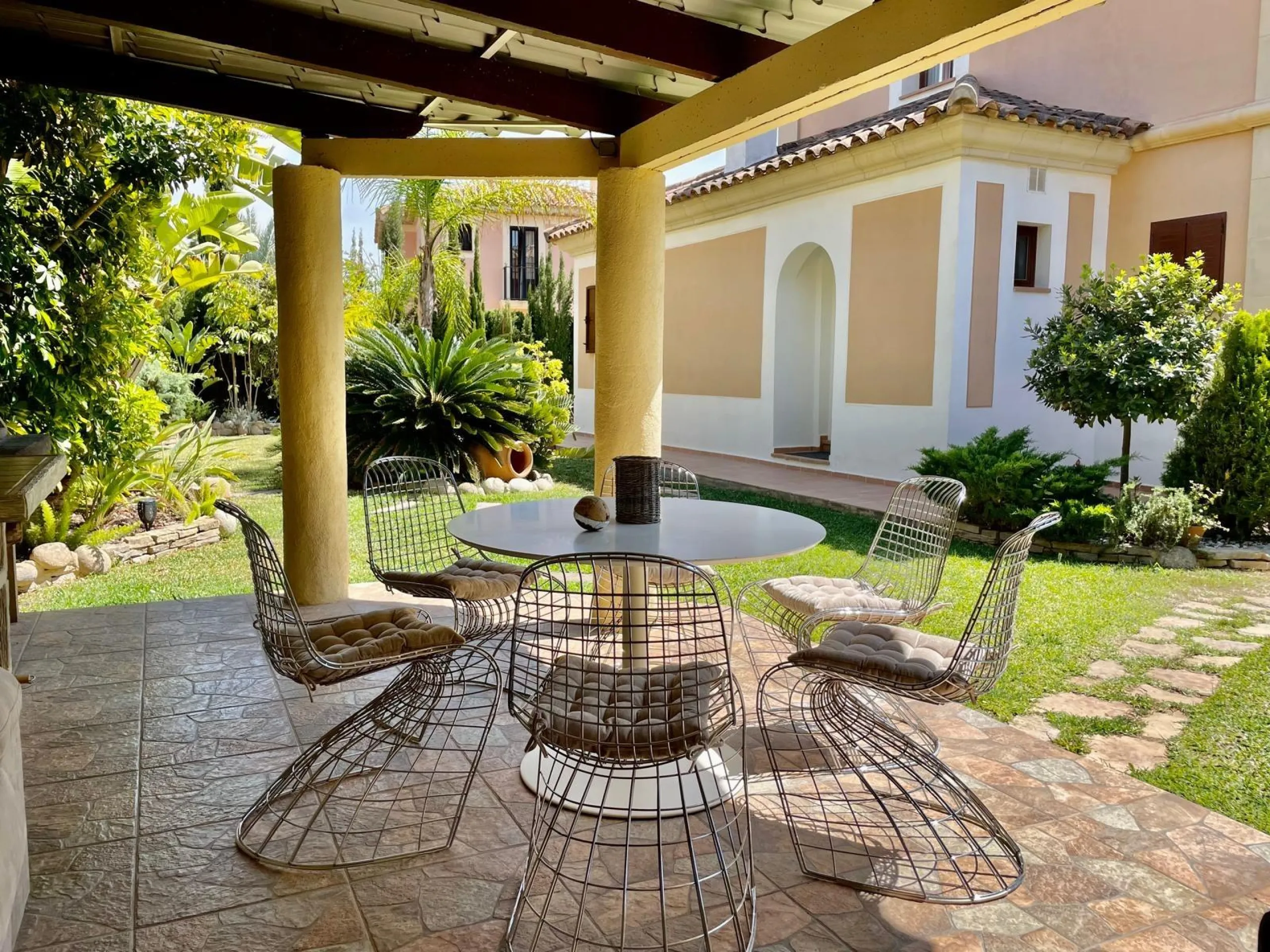 Charming Mediterranean Villa with Private Pool in Sierra Cortina