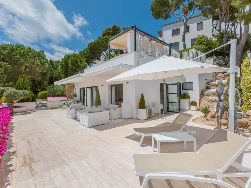 Contemporary Villa with Sea Views in Torrevalentina, Sant Antoni de Calonge