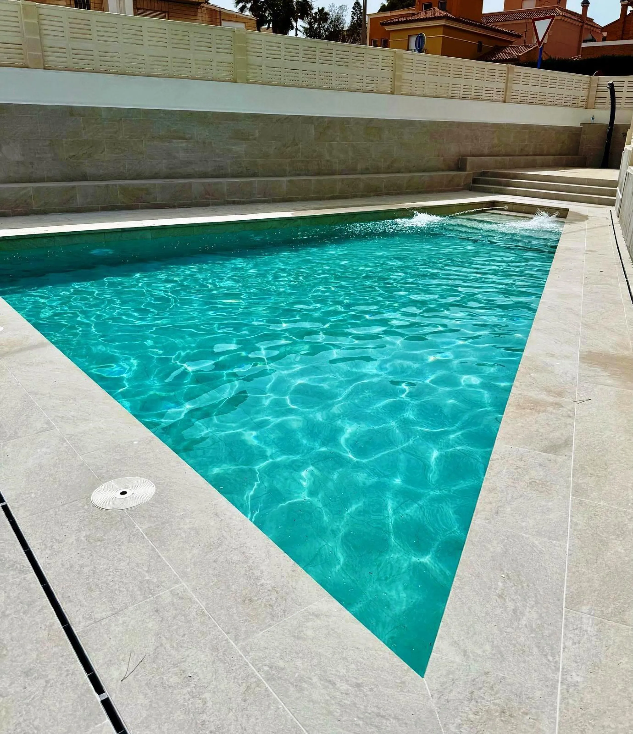 Exclusiva Casa Totalmente Renovada casi en Primera Línea de Playa en Cabo Huertas