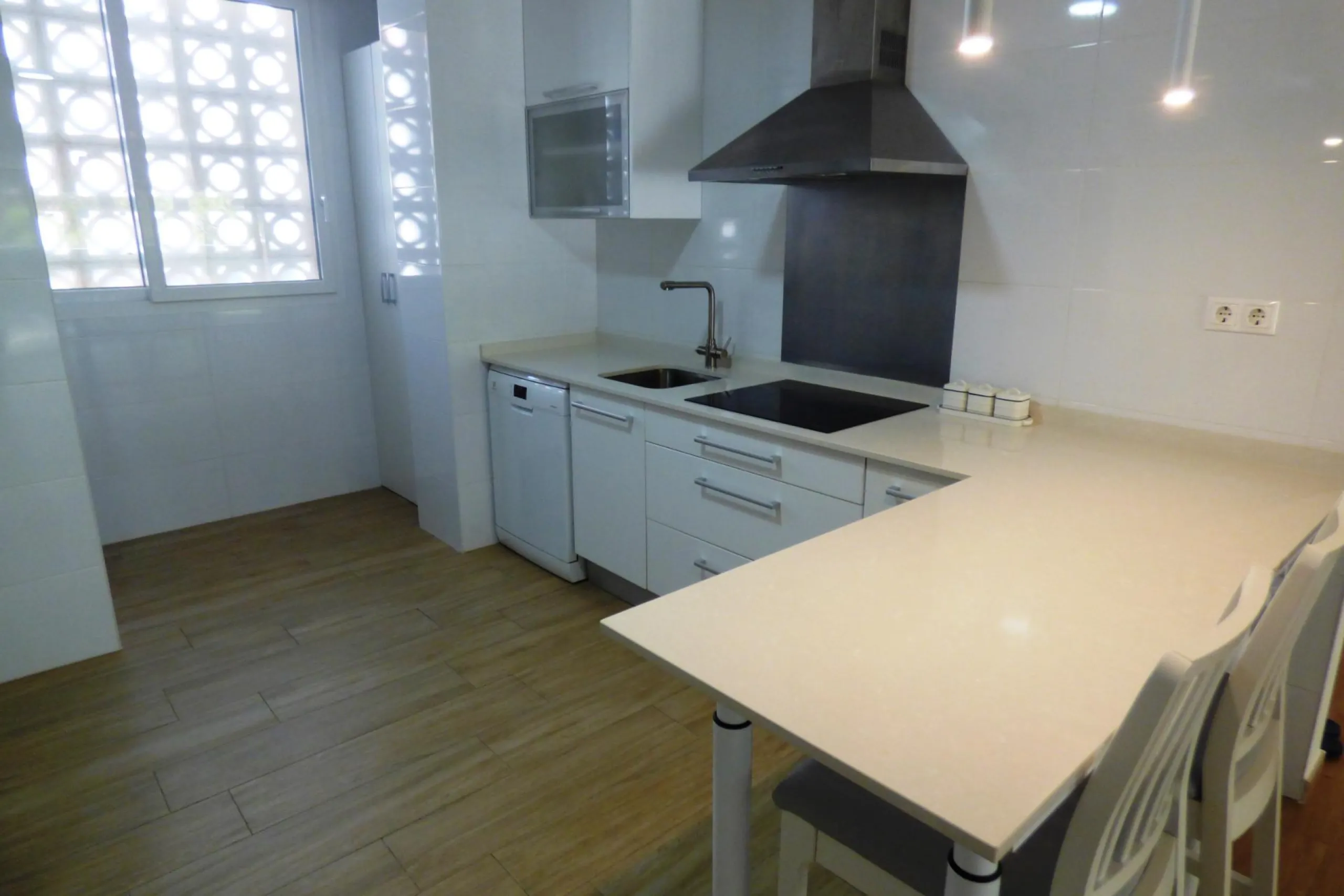 Exclusiva Casa Totalmente Renovada casi en Primera Línea de Playa en Cabo Huertas