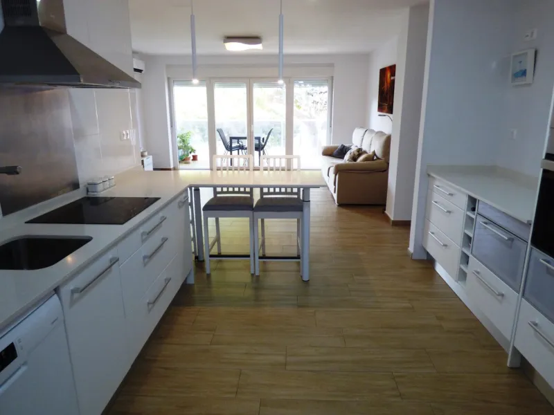 Exclusiva Casa Totalmente Renovada casi en Primera Línea de Playa en Cabo Huertas