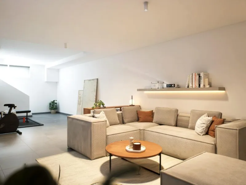 OBRA NUEVA EN GRAN ALACANT. ADOSADOS CON JARDIN Y SOLARIUR PRIVADO DE 27 M2. 2 DORM. 2 BAÑOS. PISCINA COMUNITARIA. MODELO VISION