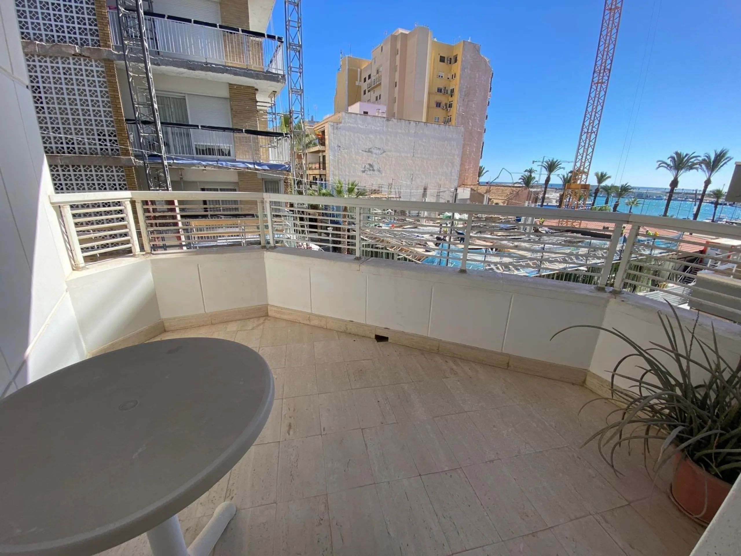 WITH SEA VIEWS apartment 4 bedrooms, 2 bathrooms, 2 terraces, and garage