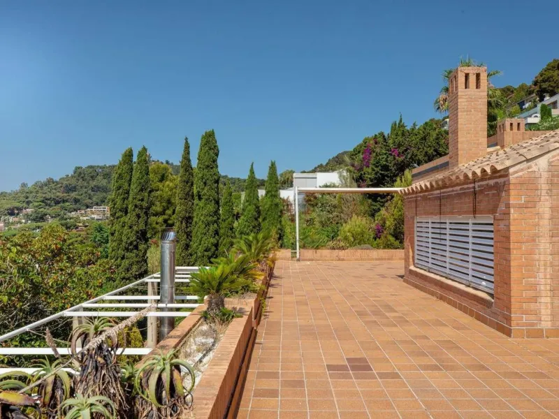 Spectacular three-level sea-view home in Cala Sant Francesc, Blanes
