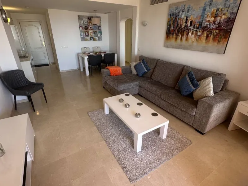 Atemberaubende 2-Zimmer-Wohnung mit Meerblick, privatem Tiefgaragenstellplatz und Abstellraum – Bellavista Hills 2, Calahonda – 349.000 €