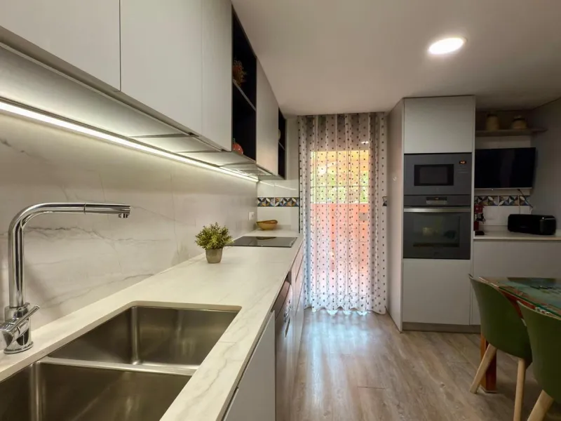 Exclusivo Adosado en Primera Línea de Golf de la Playa de San Juan con vistas espectaculares