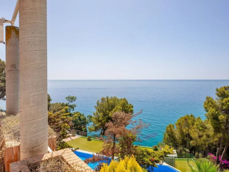 Spectacular three-level sea-view home in Cala Sant Francesc, Blanes