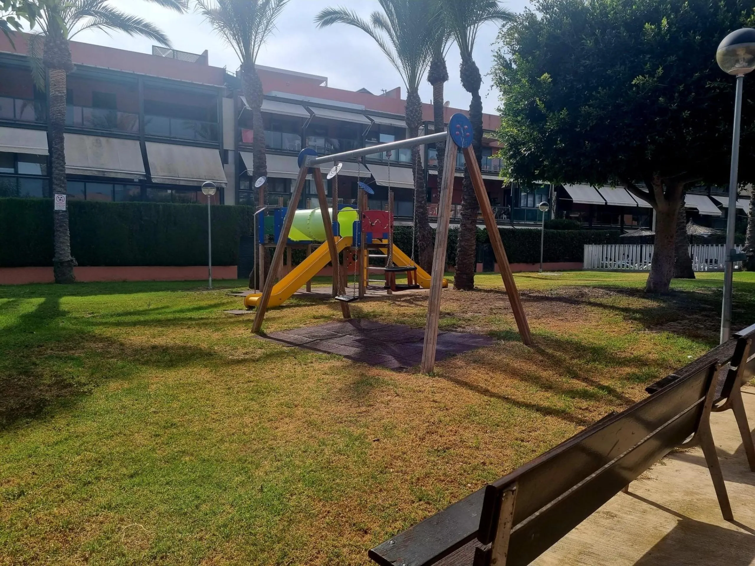 Exclusivo Adosado en Primera Línea de Golf de la Playa de San Juan con vistas espectaculares