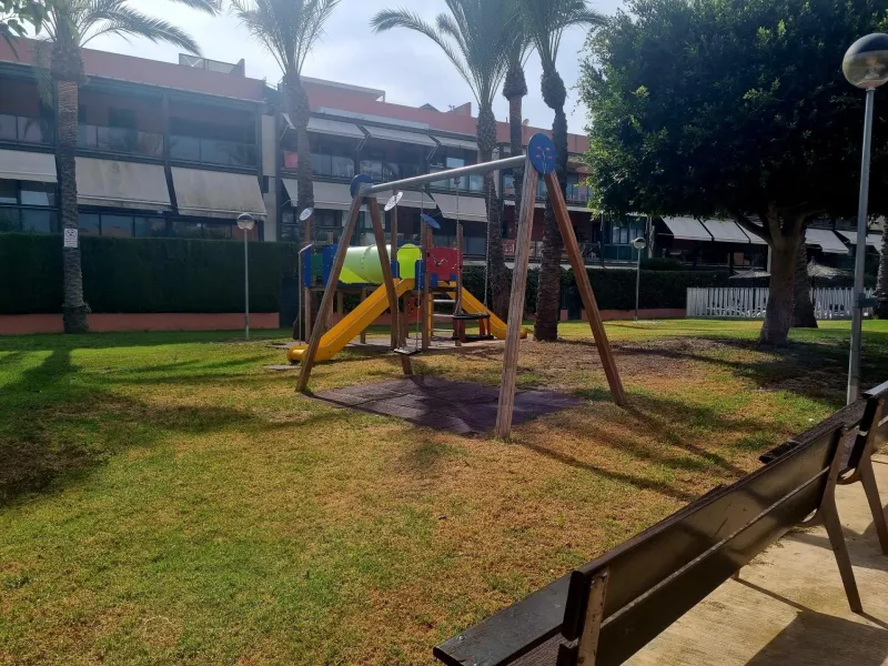 Exclusivo Adosado en Primera Línea de Golf de la Playa de San Juan con vistas espectaculares