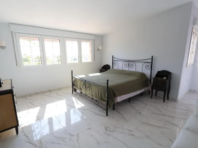 Detached villa in Villamartin plaza
