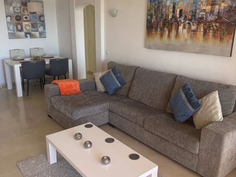 Atemberaubende 2-Zimmer-Wohnung mit Meerblick, privatem Tiefgaragenstellplatz und Abstellraum – Bellavista Hills 2, Calahonda – 349.000 €