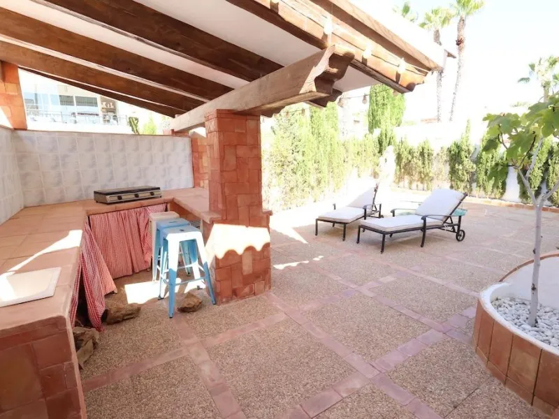 Detached villa in Villamartin plaza