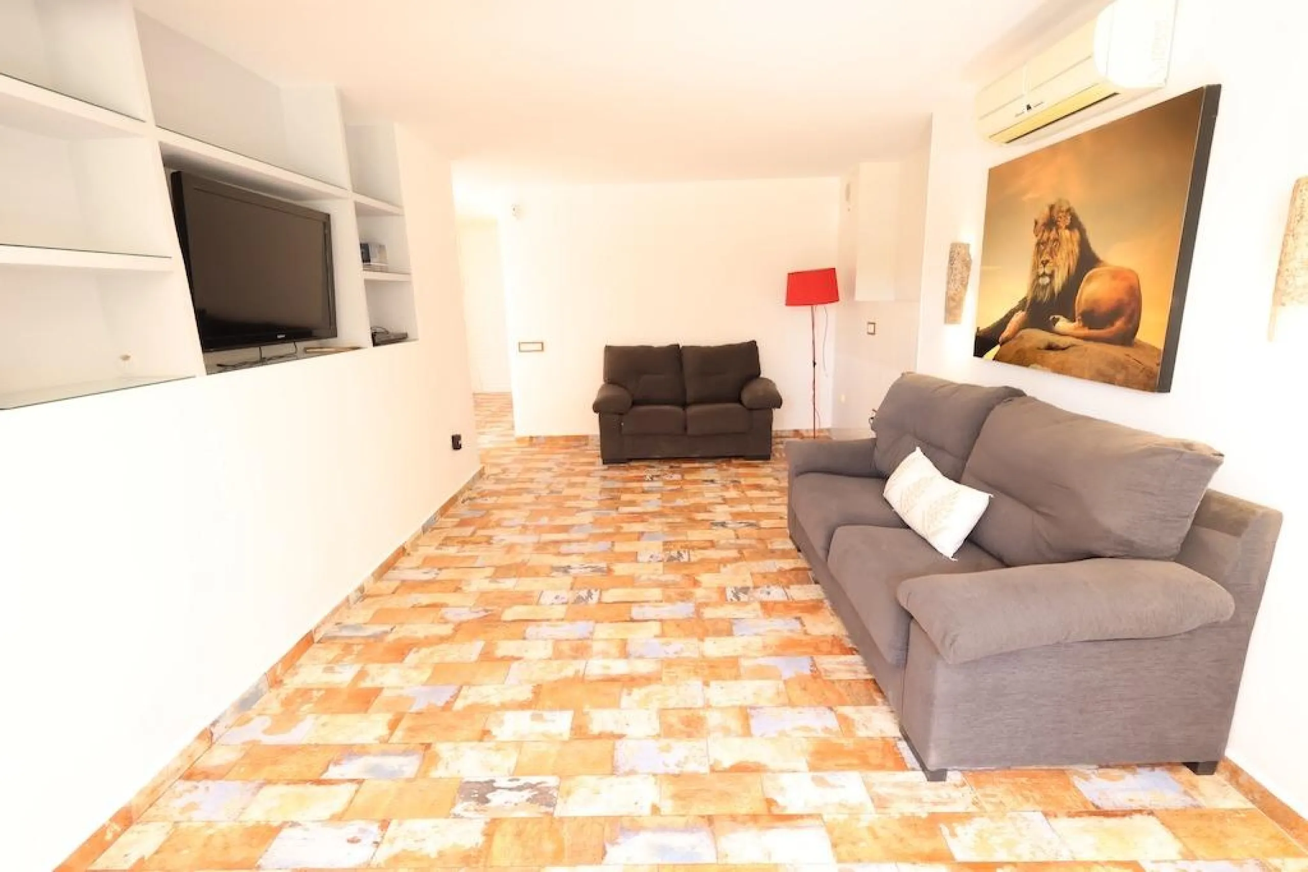 Detached villa in Villamartin plaza