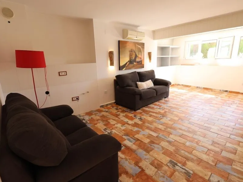 Detached villa in Villamartin plaza