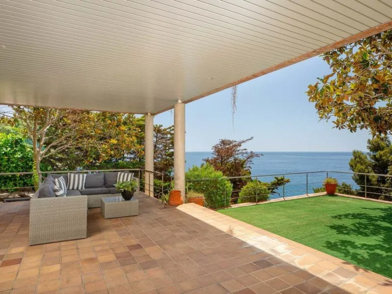 Spectacular three-level sea-view home in Cala Sant Francesc, Blanes