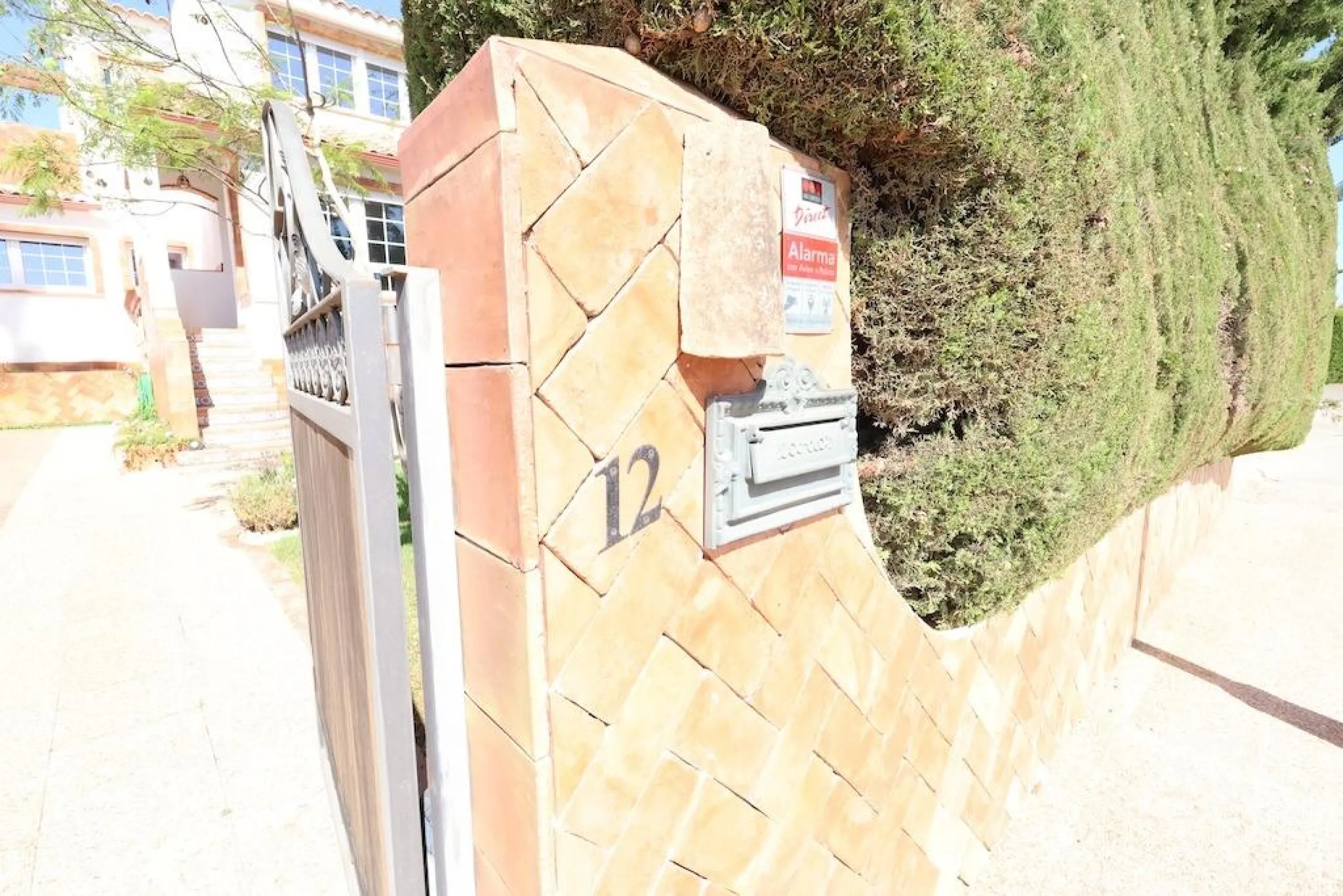 Detached villa in Villamartin plaza